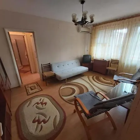 Stoica Bedroom With Private Bath